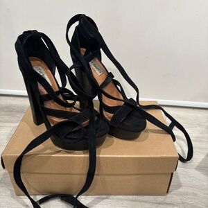 Steve Madden black Suede platform heels
